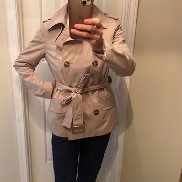 NWT short trench by Forever 21 size M - Picture 2 of 13